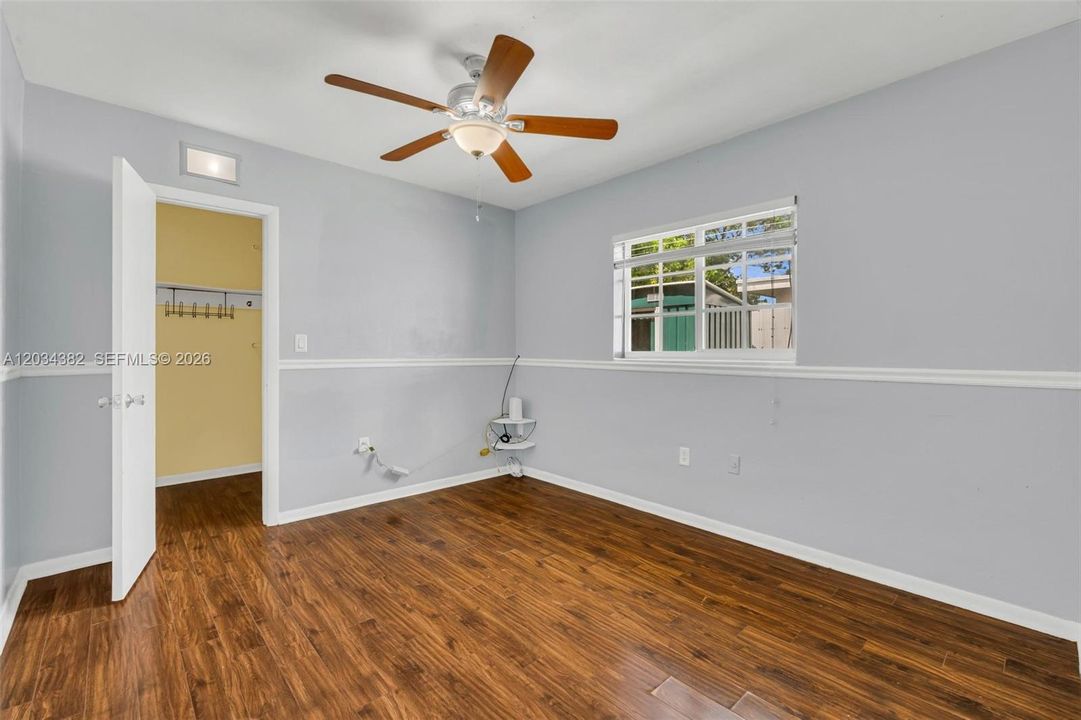For Rent: $3,900 (4 beds, 2 baths, 1586 Square Feet)