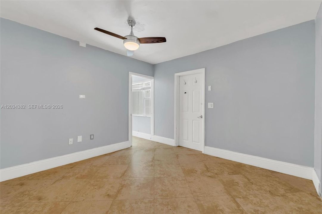 For Rent: $3,900 (4 beds, 2 baths, 1586 Square Feet)