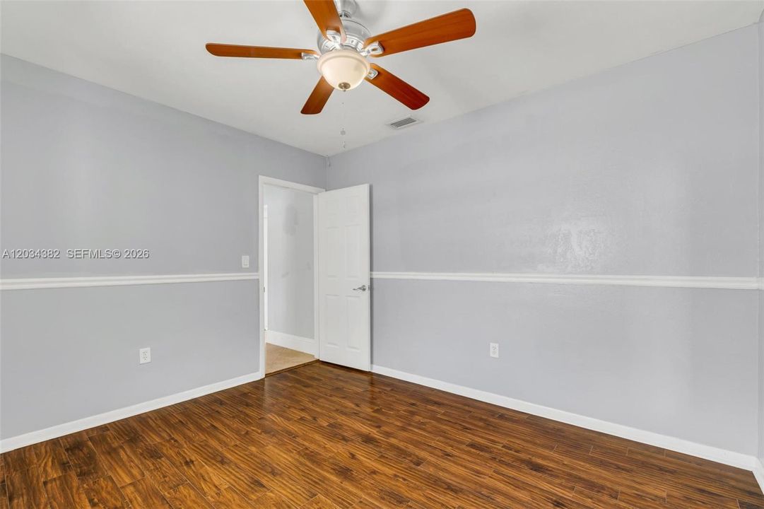 For Rent: $3,900 (4 beds, 2 baths, 1586 Square Feet)
