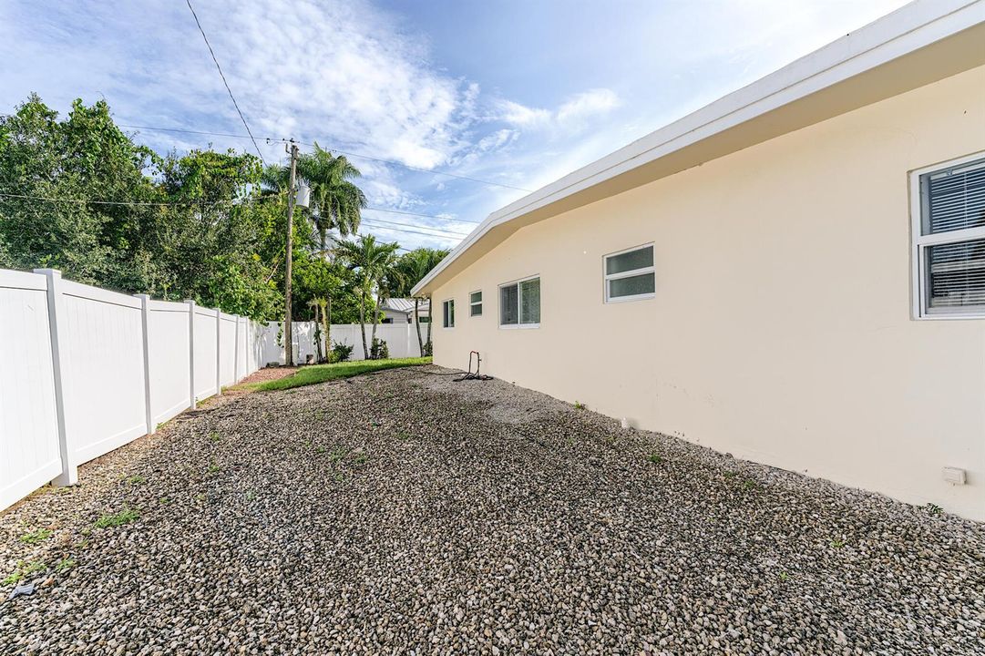 1443 Ricardo Ave Exterior MLS Res-8