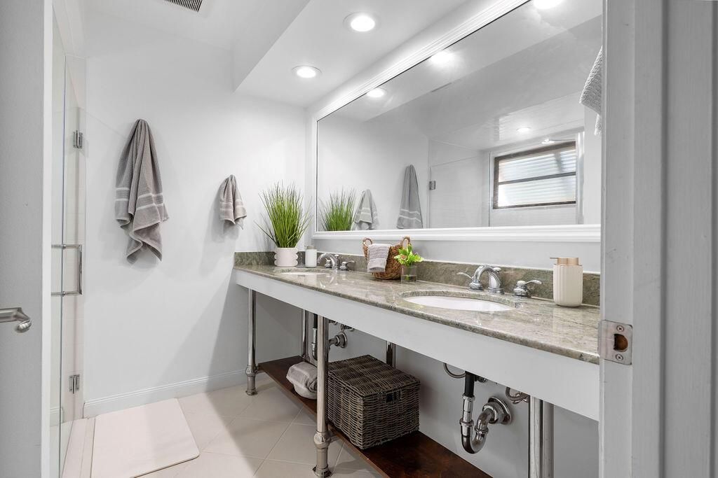 Primary bath 1