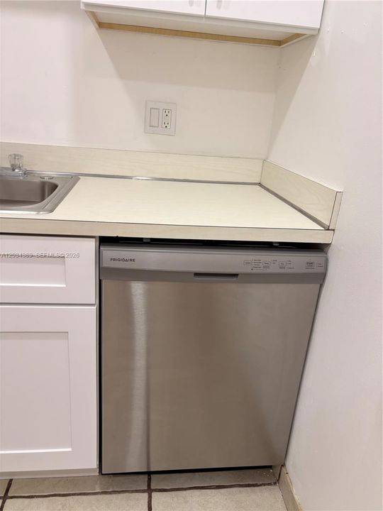 For Rent: $1,575 (1 beds, 1 baths, 783 Square Feet)