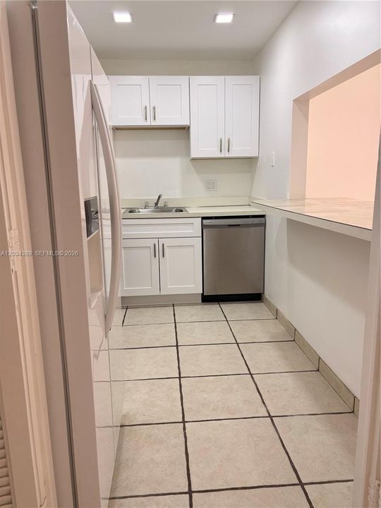 For Rent: $1,575 (1 beds, 1 baths, 783 Square Feet)