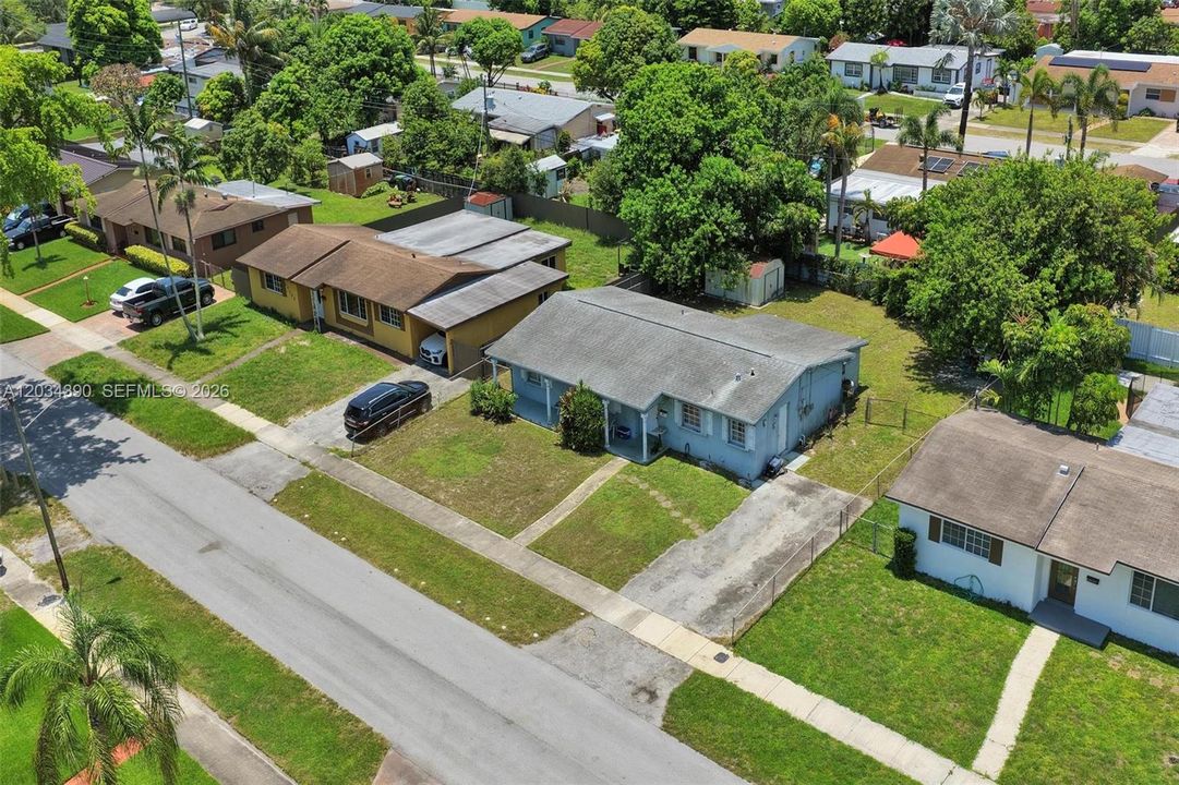 For Sale: $425,000 (3 beds, 2 baths, 1425 Square Feet)