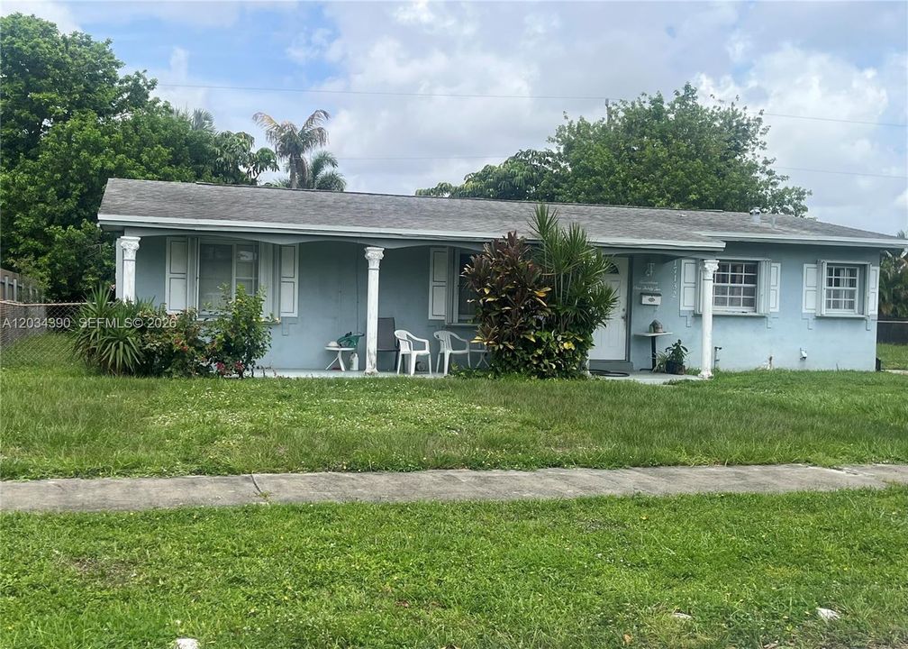 For Sale: $425,000 (3 beds, 2 baths, 1425 Square Feet)