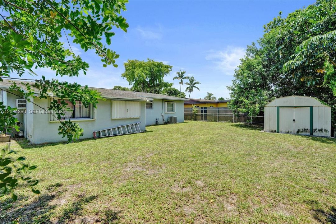 For Sale: $425,000 (3 beds, 2 baths, 1425 Square Feet)