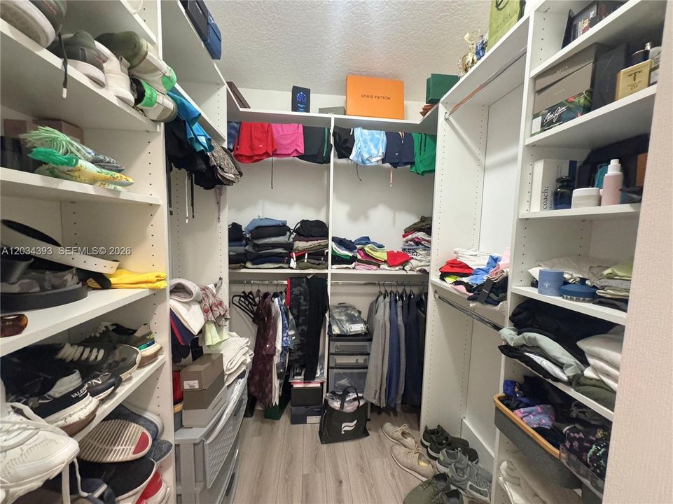 В аренду: $3,500 (2 спален, 2 ванн, 1345 Квадратных фут)