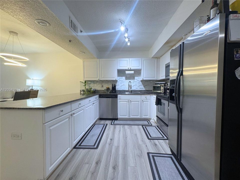 В аренду: $3,500 (2 спален, 2 ванн, 1345 Квадратных фут)