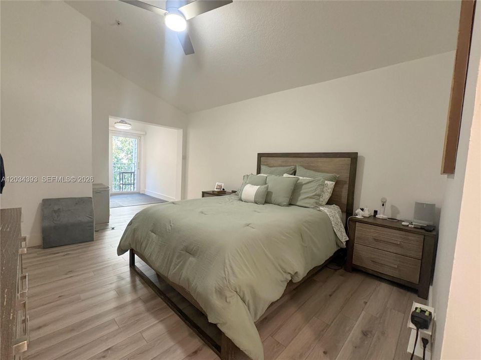 В аренду: $3,500 (2 спален, 2 ванн, 1345 Квадратных фут)