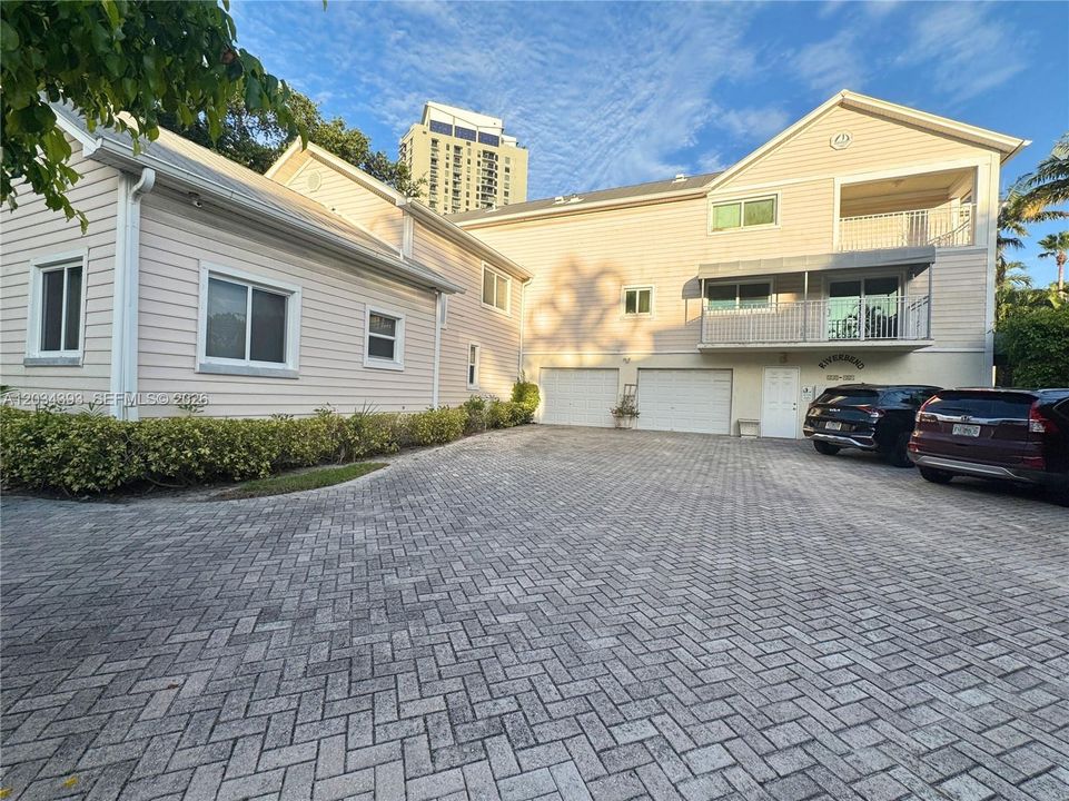 В аренду: $3,500 (2 спален, 2 ванн, 1345 Квадратных фут)