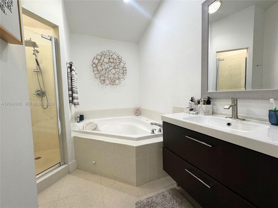 В аренду: $3,500 (2 спален, 2 ванн, 1345 Квадратных фут)