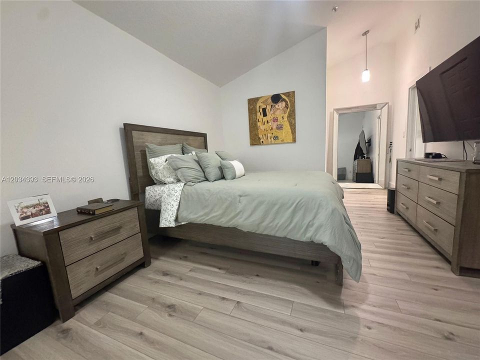 В аренду: $3,500 (2 спален, 2 ванн, 1345 Квадратных фут)