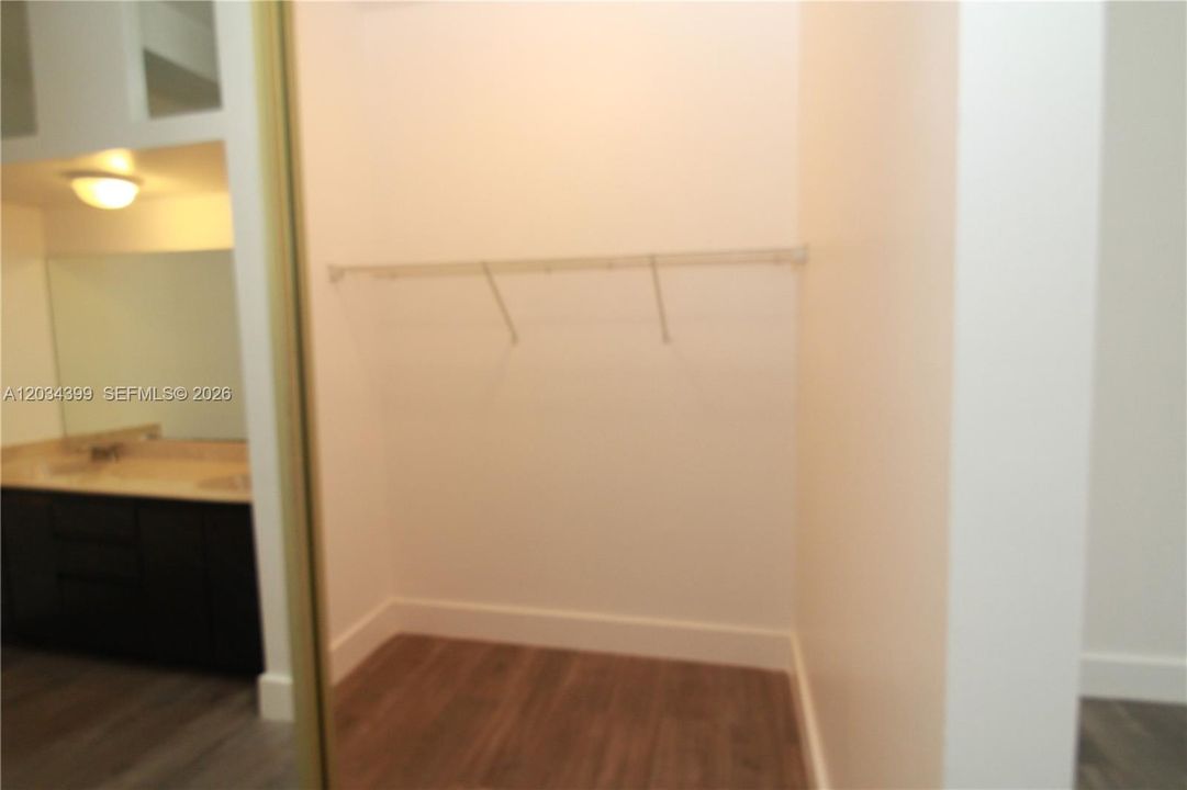 For Rent: $1,750 (1 beds, 1 baths, 800 Square Feet)
