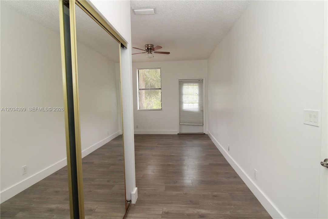 For Rent: $1,750 (1 beds, 1 baths, 800 Square Feet)
