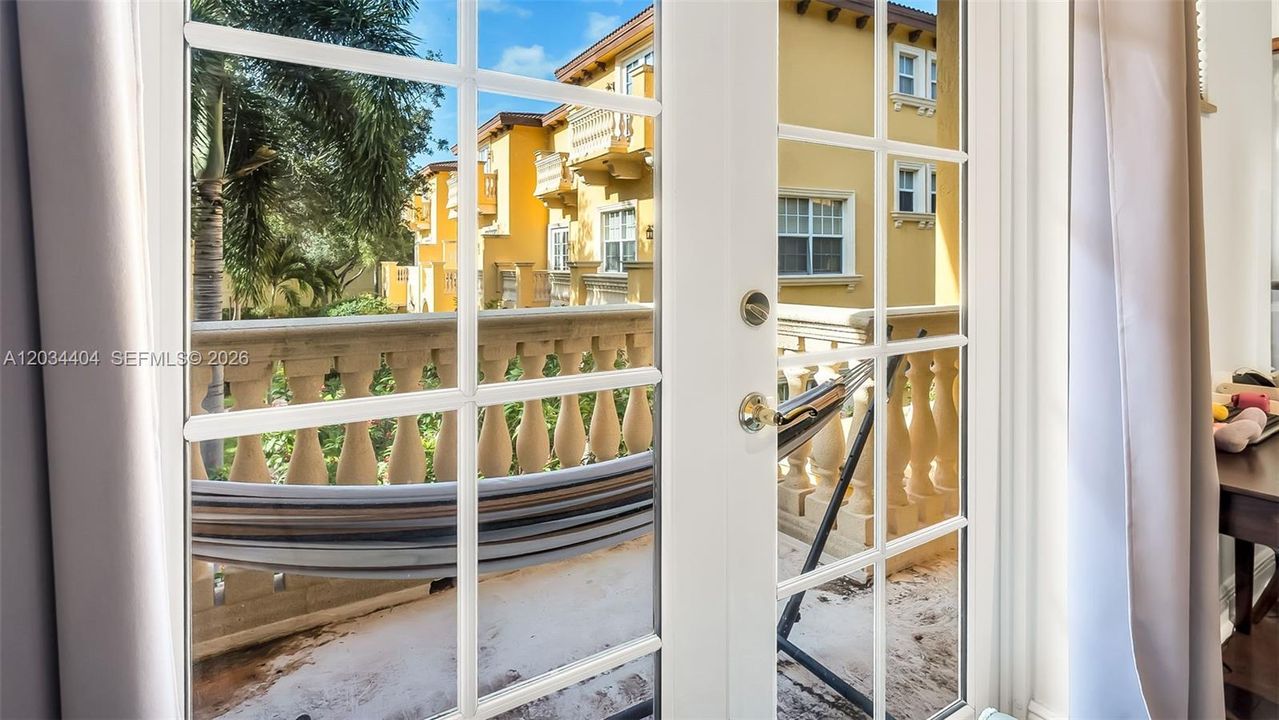 For Sale: $599,000 (3 beds, 2 baths, 2043 Square Feet)