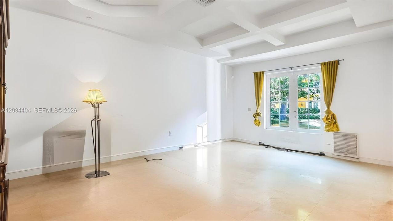 For Sale: $599,000 (3 beds, 2 baths, 2043 Square Feet)