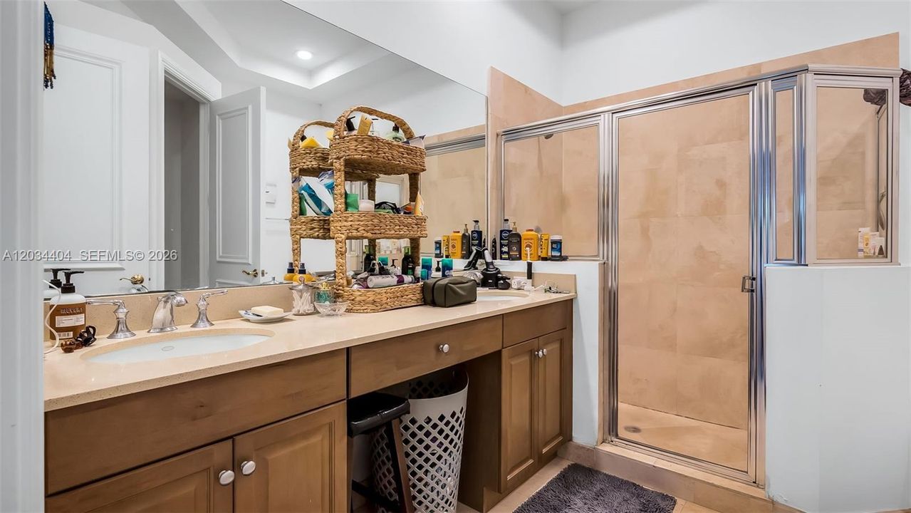 For Sale: $599,000 (3 beds, 2 baths, 2043 Square Feet)