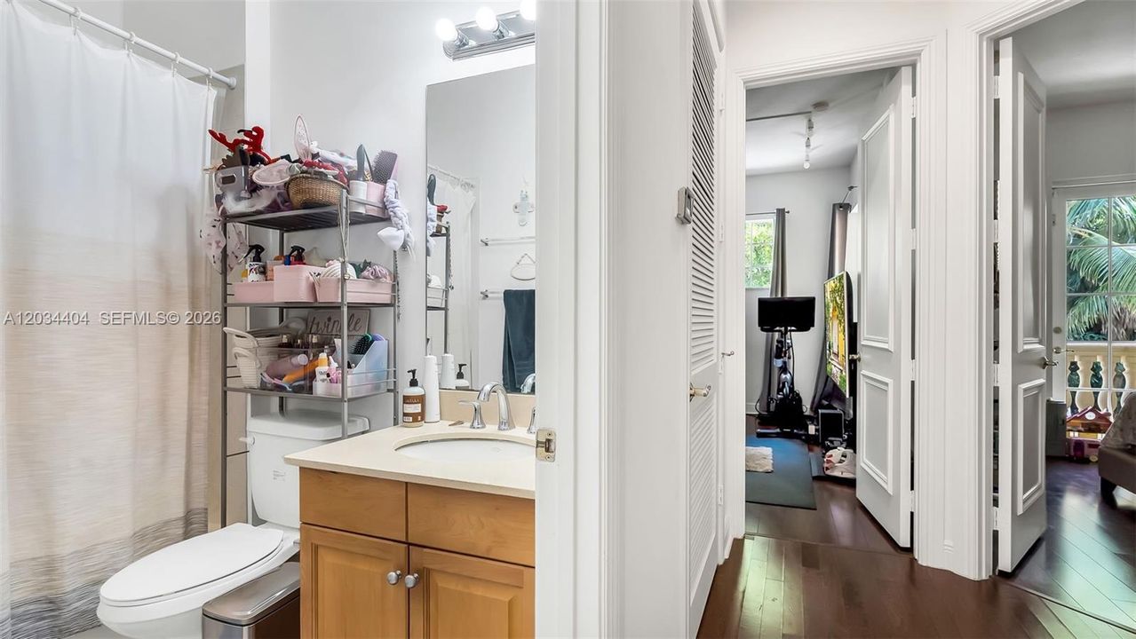 For Sale: $599,000 (3 beds, 2 baths, 2043 Square Feet)