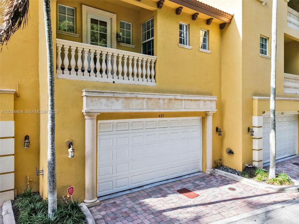 For Sale: $599,000 (3 beds, 2 baths, 2043 Square Feet)