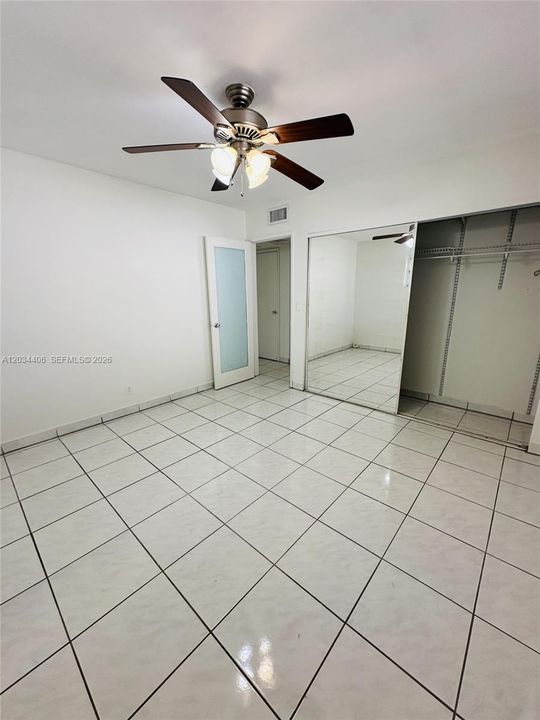 For Sale: $215,000 (2 beds, 1 baths, 815 Square Feet)