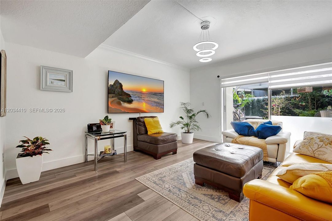 待售: $439,000 (3 贝兹, 2 浴室, 1240 平方英尺)