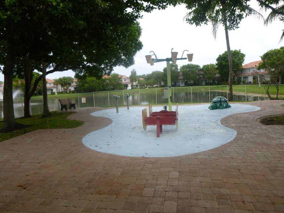 P1580379