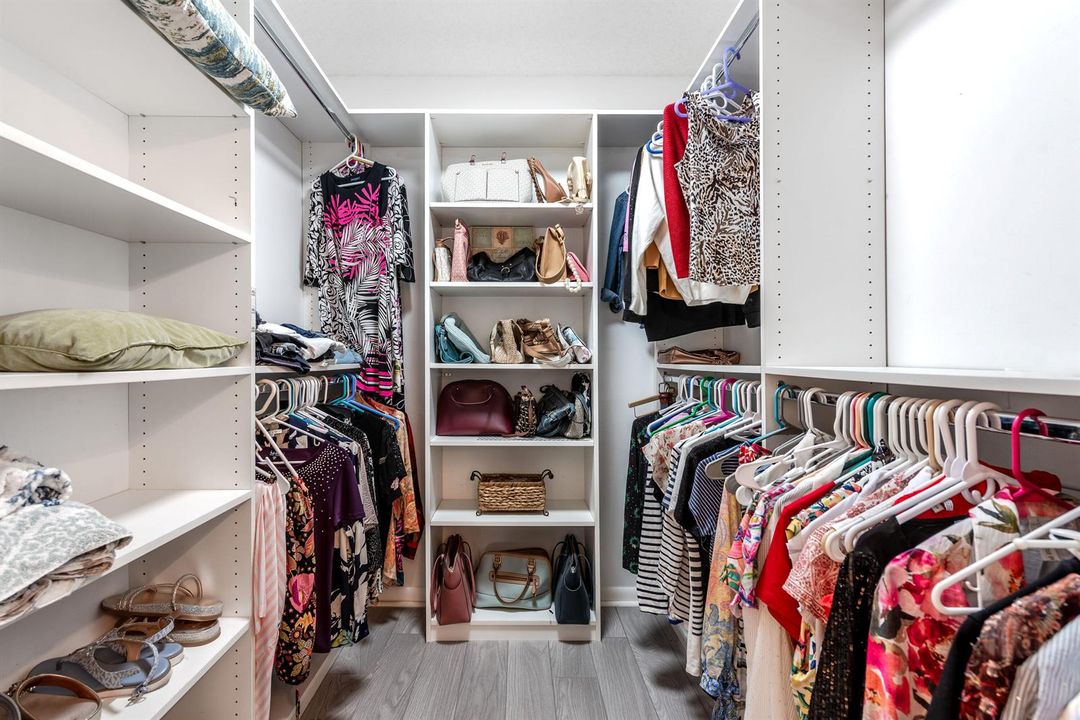 Walking closet