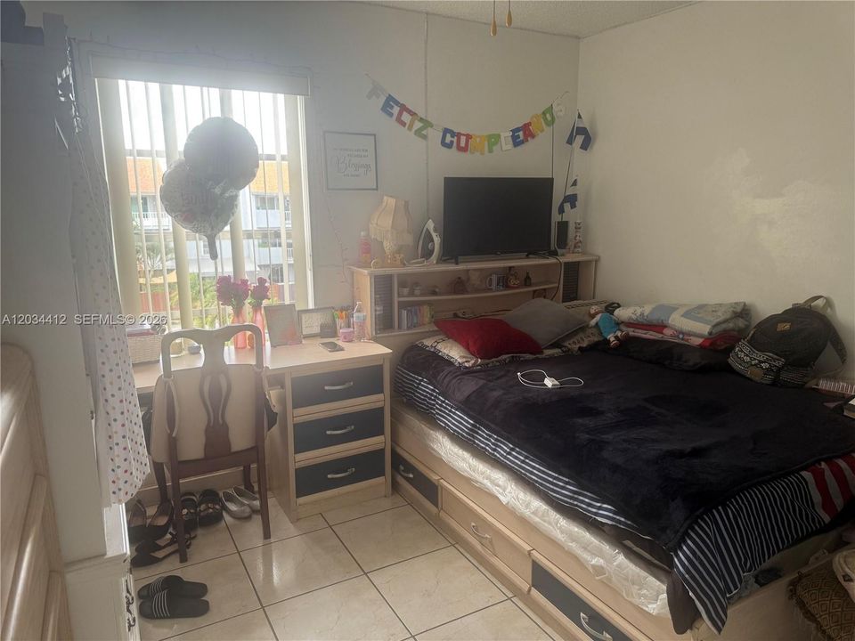 For Rent: $2,175 (2 beds, 2 baths, 904 Square Feet)
