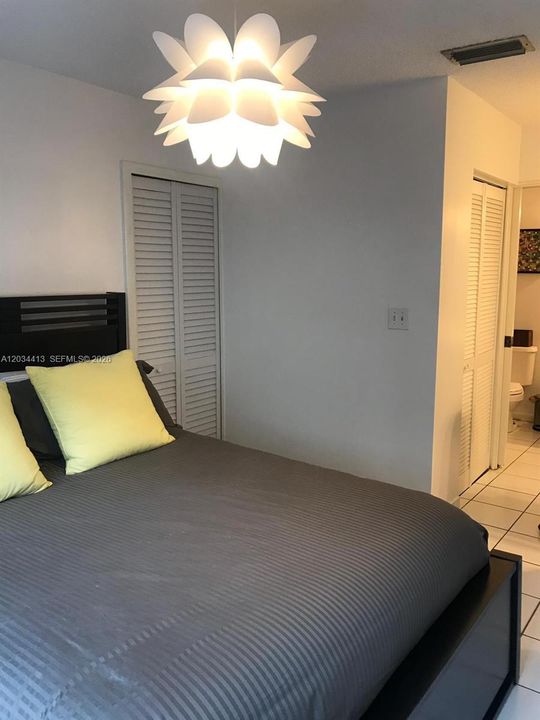 For Rent: $1,875 (1 beds, 1 baths, 610 Square Feet)