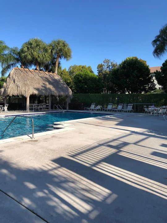 For Rent: $1,875 (1 beds, 1 baths, 610 Square Feet)