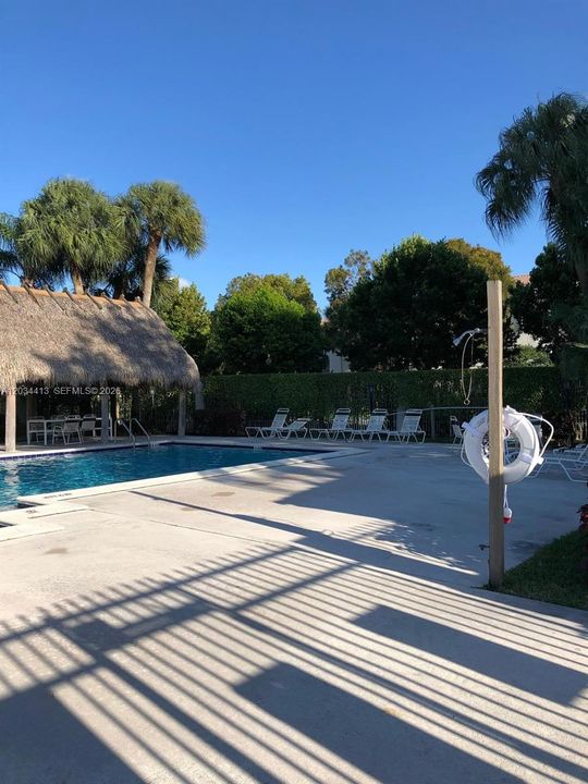 For Rent: $1,875 (1 beds, 1 baths, 610 Square Feet)