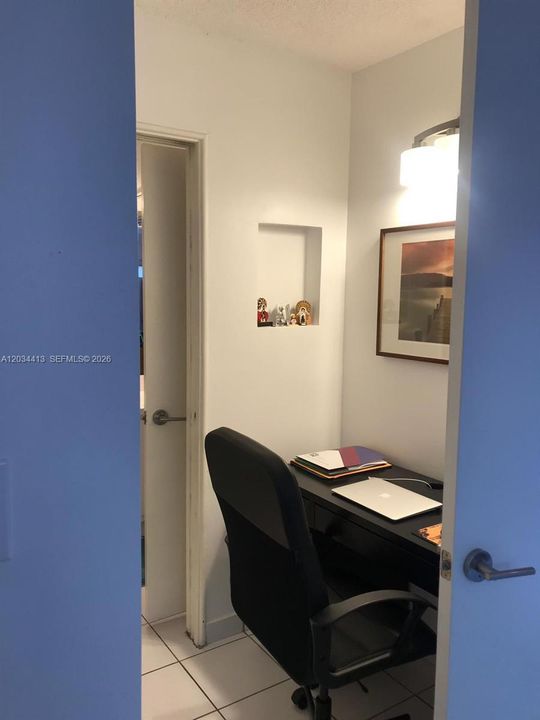 For Rent: $1,875 (1 beds, 1 baths, 610 Square Feet)