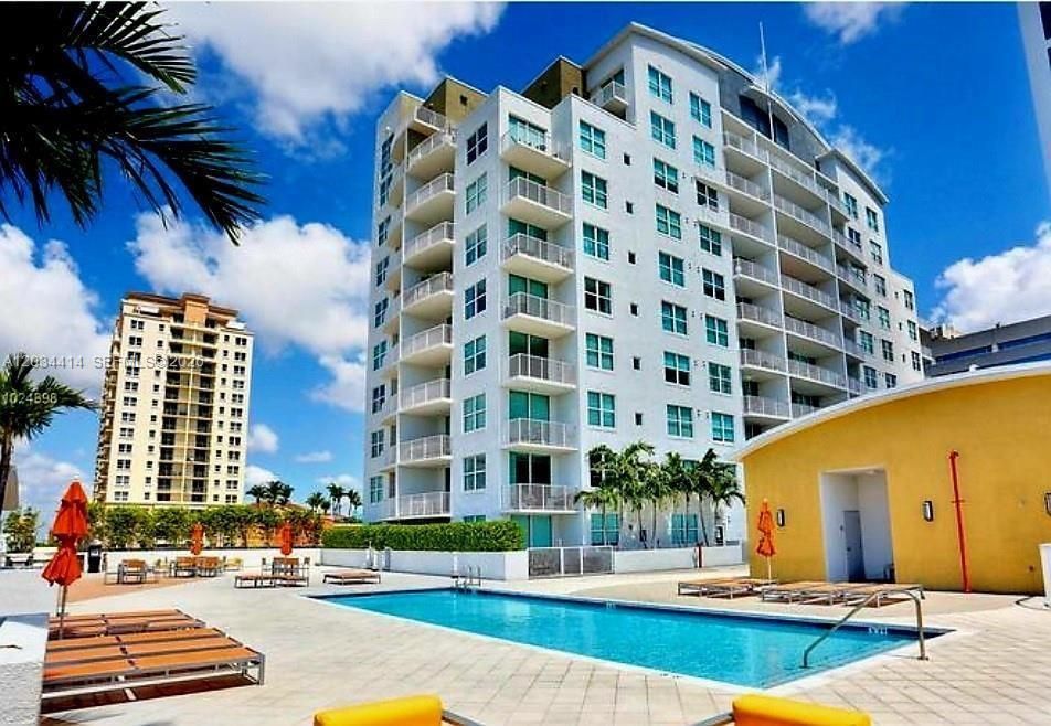 В аренду: $3,300 (2 спален, 2 ванн, 1134 Квадратных фут)