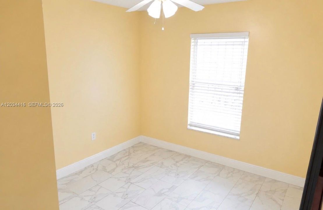 For Sale: $415,000 (3 beds, 2 baths, 870 Square Feet)