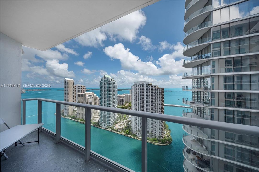 En Venta: $699,000 (2 camas, 2 baños, 1005 Pies cuadrados)