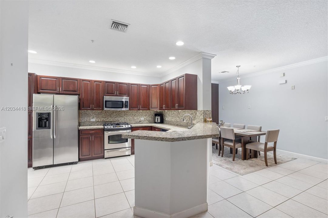 For Rent: $3,500 (2 beds, 2 baths, 1753 Square Feet)