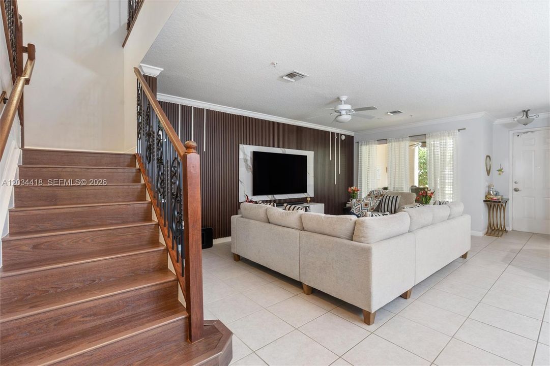 For Rent: $3,500 (2 beds, 2 baths, 1753 Square Feet)
