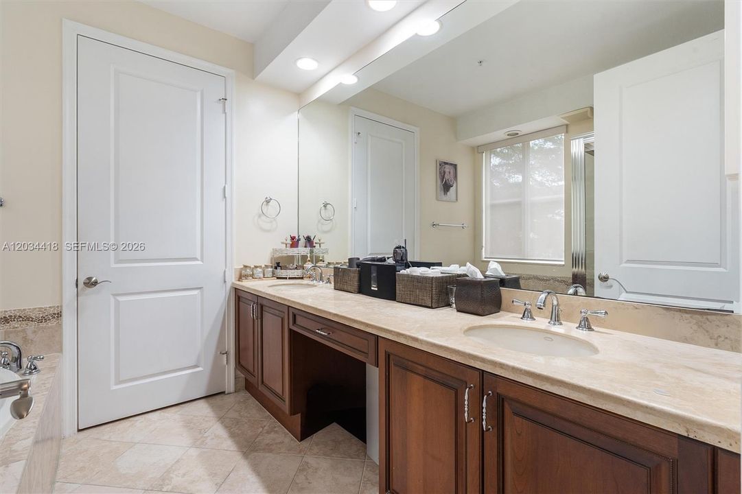 For Rent: $3,500 (2 beds, 2 baths, 1753 Square Feet)