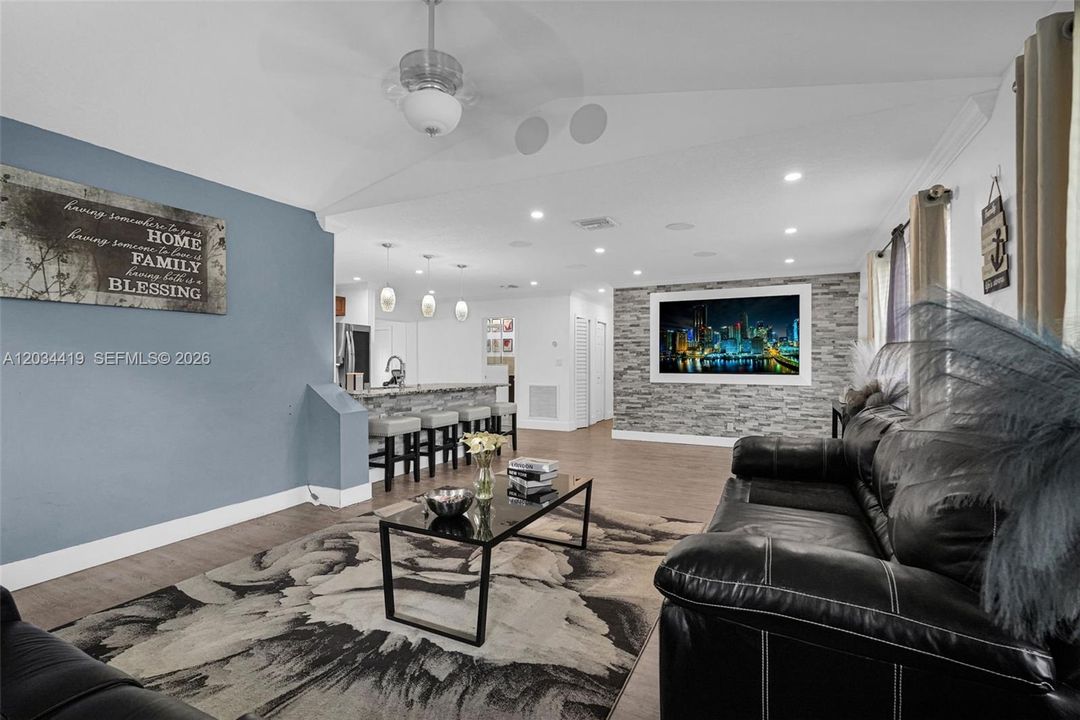 For Sale: $495,000 (3 beds, 2 baths, 1728 Square Feet)