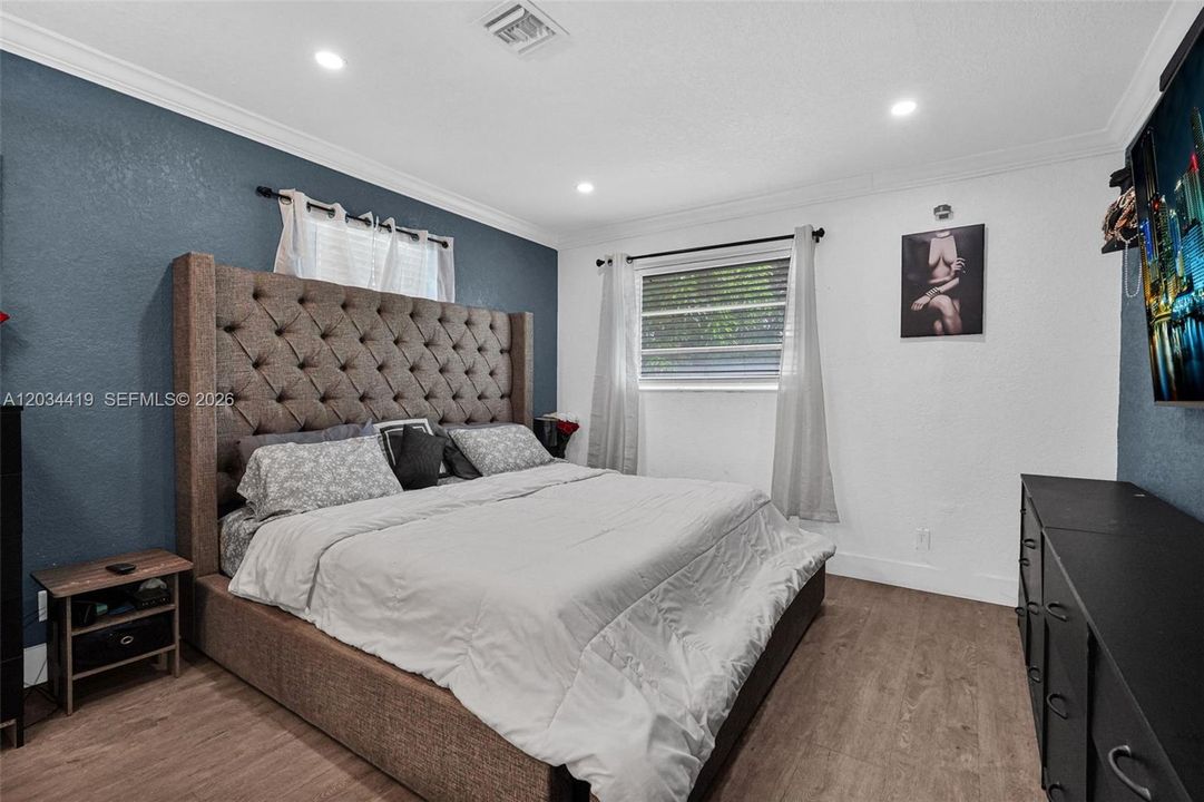 For Sale: $495,000 (3 beds, 2 baths, 1728 Square Feet)