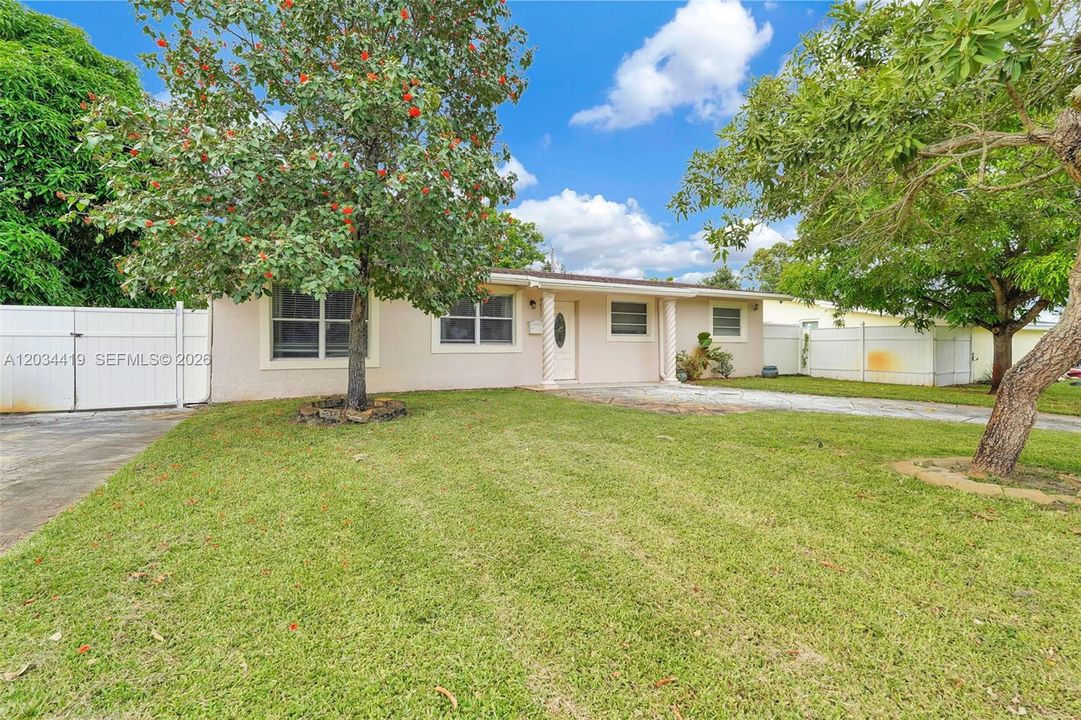 For Sale: $495,000 (3 beds, 2 baths, 1728 Square Feet)