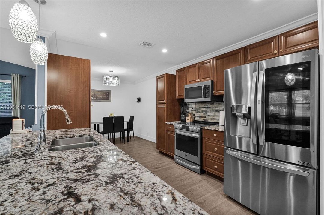 For Sale: $495,000 (3 beds, 2 baths, 1728 Square Feet)