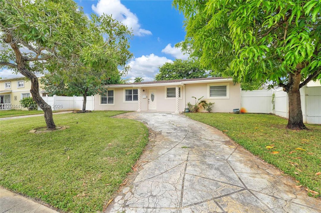 For Sale: $495,000 (3 beds, 2 baths, 1728 Square Feet)