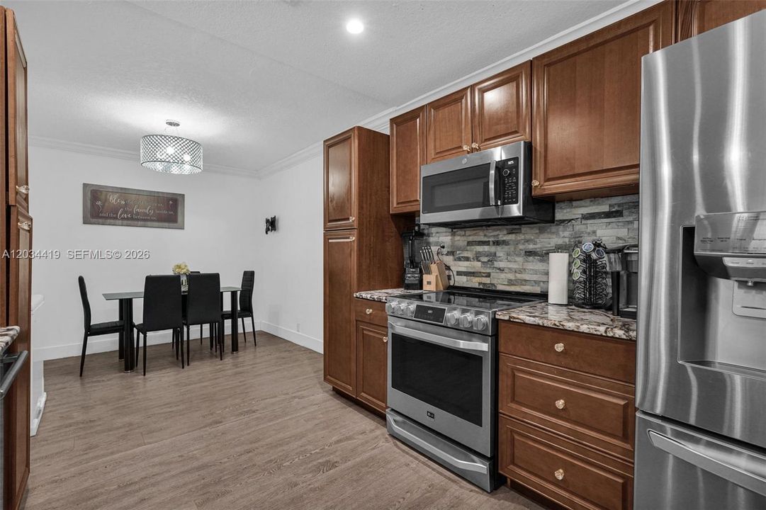 For Sale: $495,000 (3 beds, 2 baths, 1728 Square Feet)