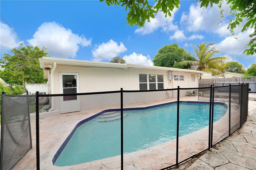 For Sale: $495,000 (3 beds, 2 baths, 1728 Square Feet)