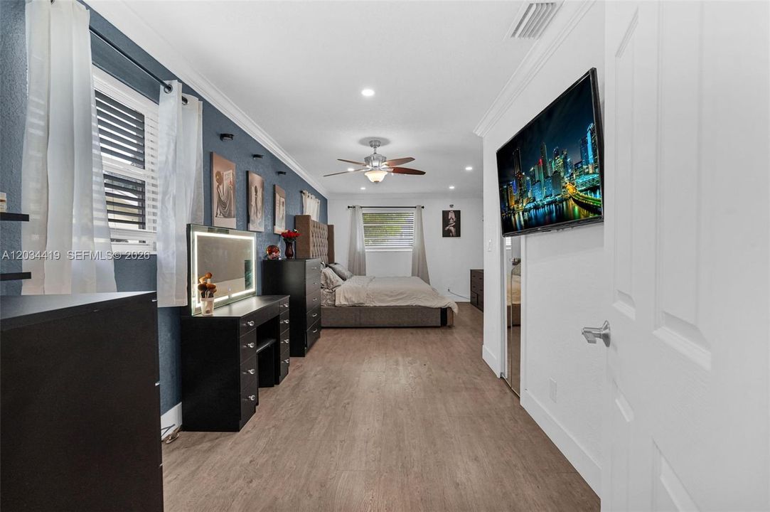 For Sale: $495,000 (3 beds, 2 baths, 1728 Square Feet)