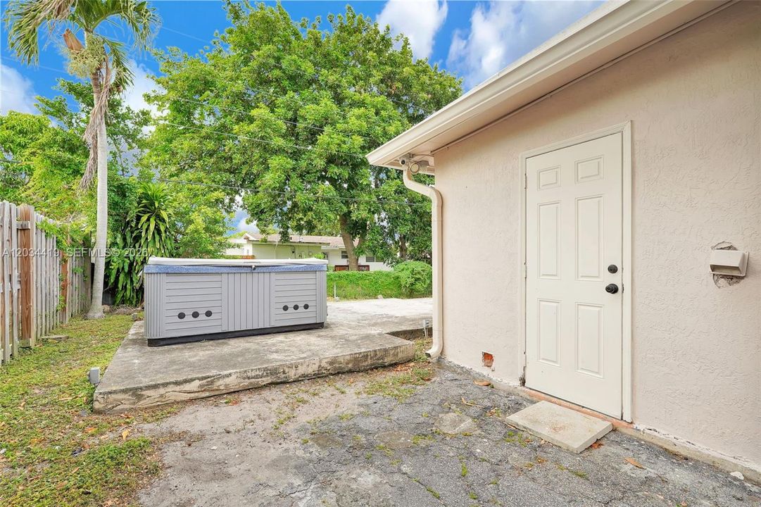 For Sale: $495,000 (3 beds, 2 baths, 1728 Square Feet)