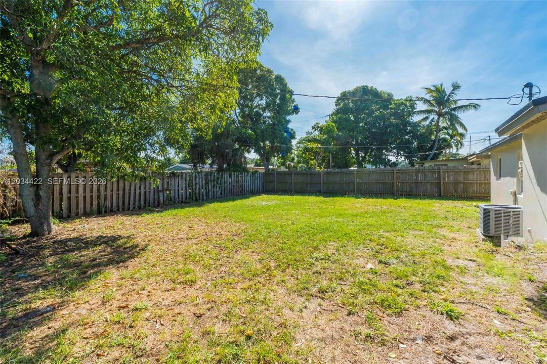 For Rent: $3,300 (3 beds, 2 baths, 828 Square Feet)