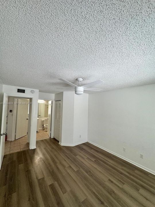 For Rent: $1,995 (2 beds, 2 baths, 1074 Square Feet)