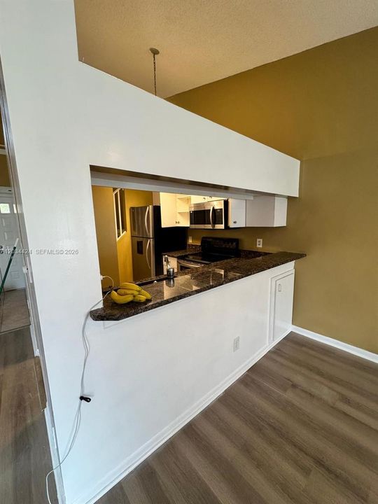 For Rent: $1,995 (2 beds, 2 baths, 1074 Square Feet)